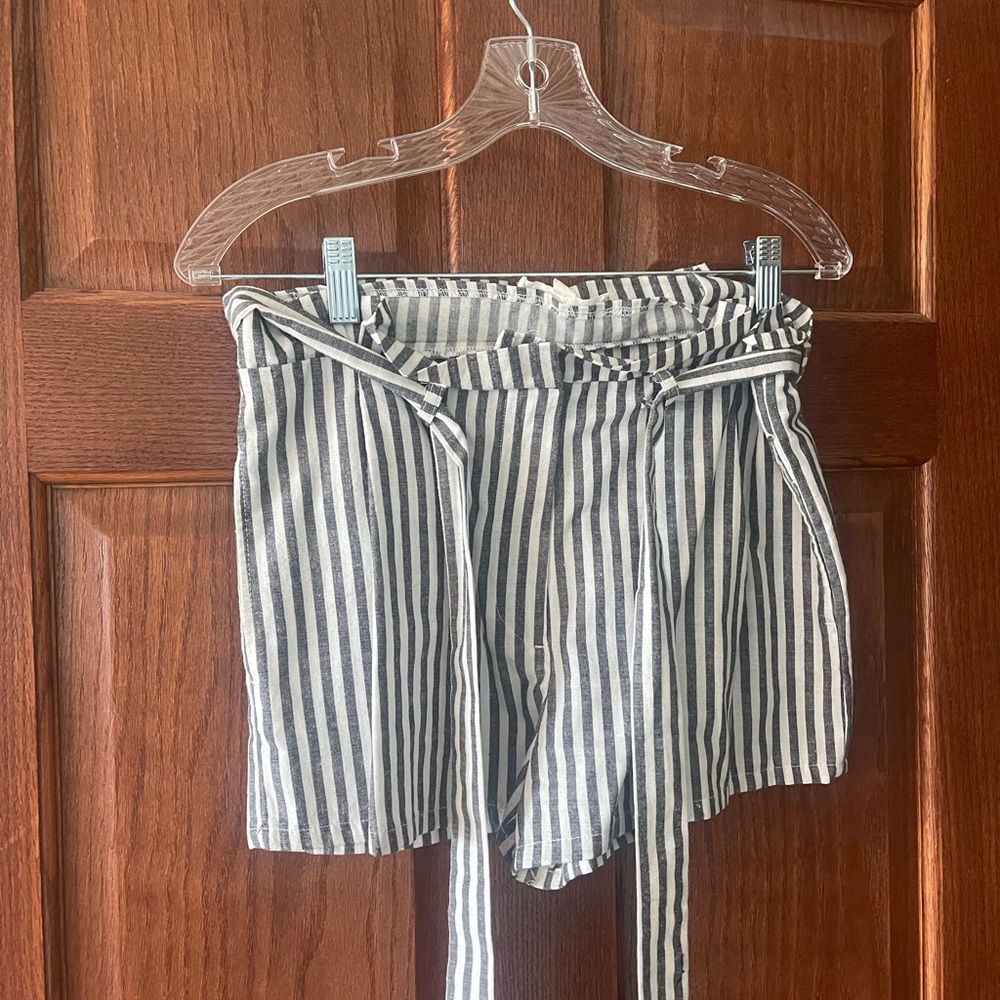 LOVETREE grey abs white striped shorts